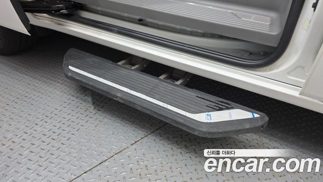 Hyundai Staria 2025 — photo 29