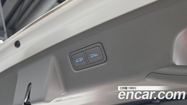 Hyundai Staria 2025 — photo 33