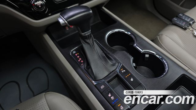 Kia Canival 2019 — photo 12