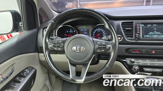 Kia Canival 2019 — photo 19