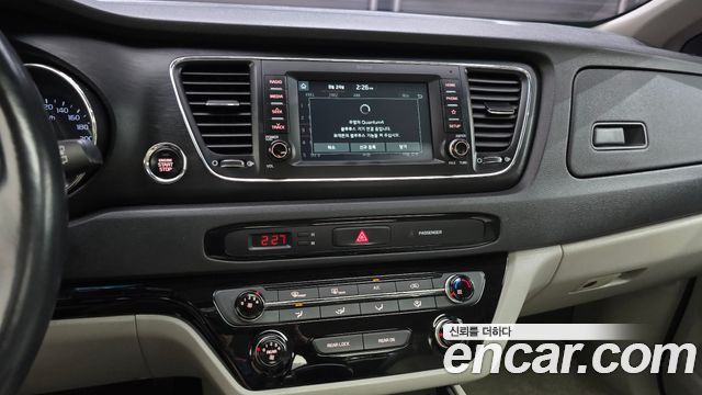 Kia Canival 2019 — photo 20