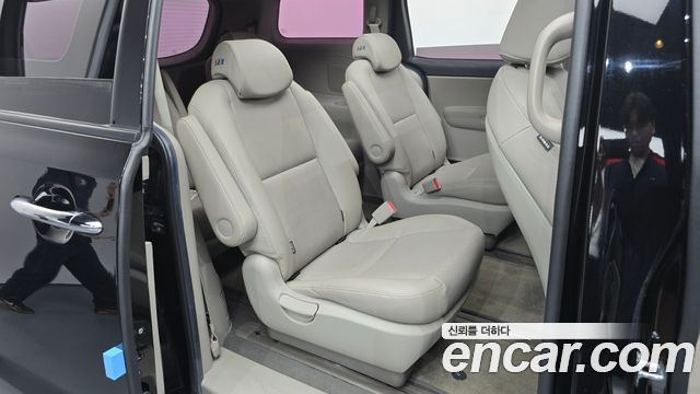 Kia Canival 2019 — photo 16