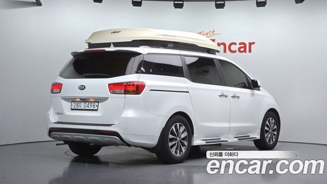 Kia Canival 2017 — photo 2