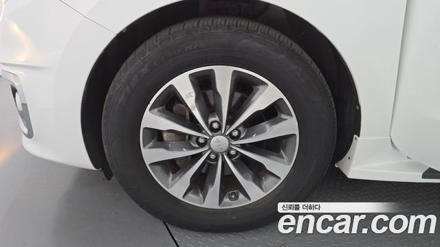 Kia Canival 2017 — photo 5