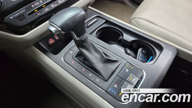 Kia Canival 2017 — photo 9