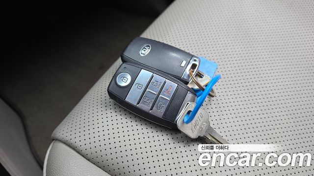 Kia Canival 2017 — photo 15