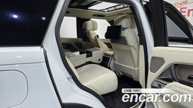 Land Rover Range Rover 2025 — photo 17