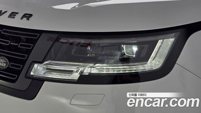 Land Rover Range Rover 2025 — photo 8
