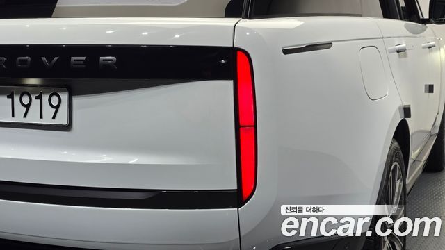 Land Rover Range Rover 2025 — photo 9