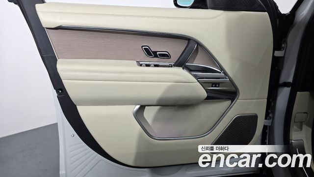 Land Rover Range Rover 2025 — photo 14