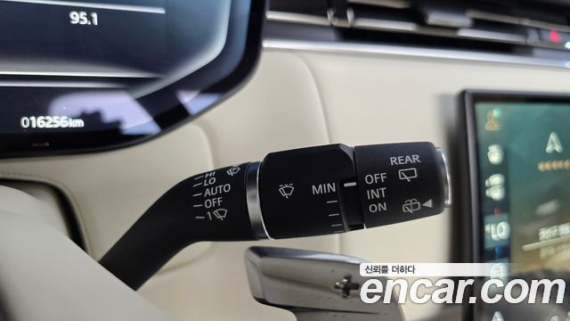 Land Rover Range Rover 2025 — photo 28