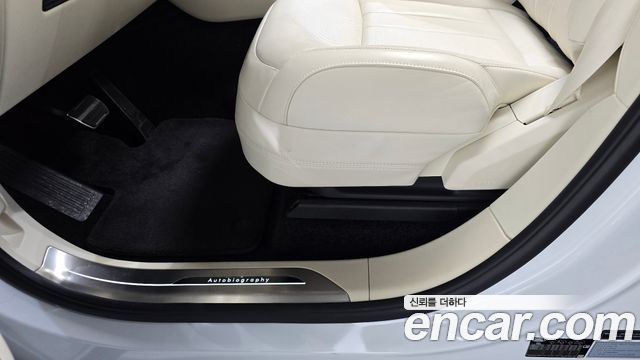 Land Rover Range Rover 2025 — photo 31