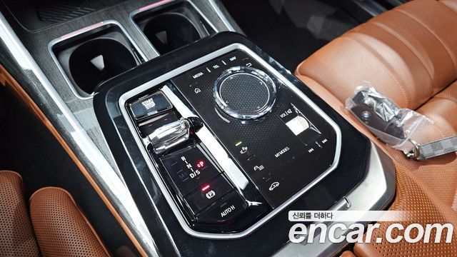 BMW 7-Series 2024 — photo 12