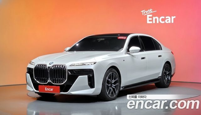 BMW 7-Series 2024 — photo 1