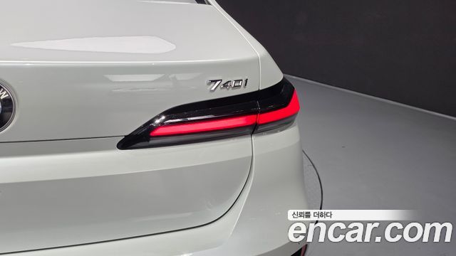 BMW 7-Series 2024 — photo 9
