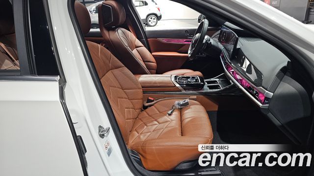 BMW 7-Series 2024 — photo 16