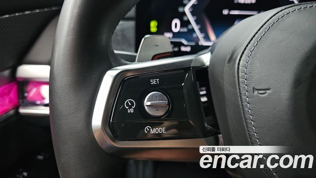 BMW 7-Series 2024 — photo 29