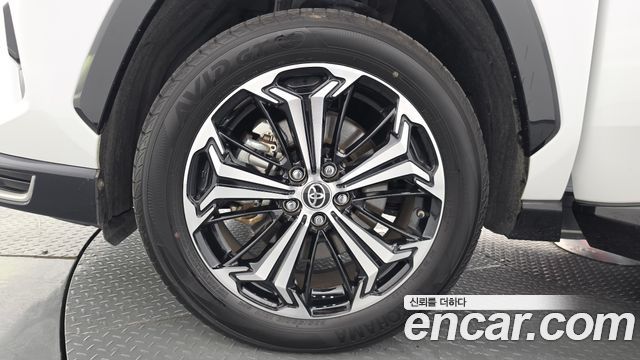 Toyota RAV4 2025 — photo 5