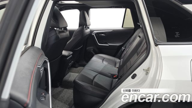 Toyota RAV4 2025 — photo 12
