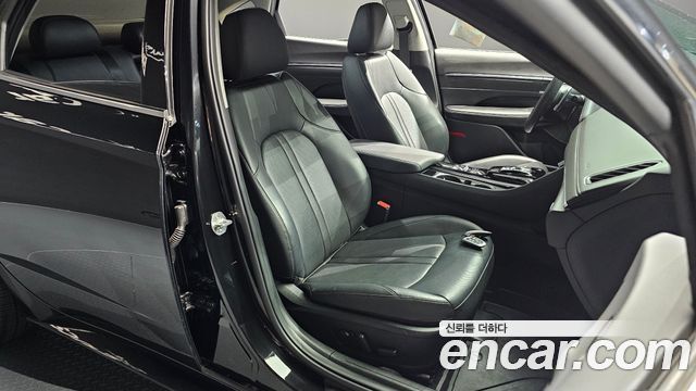 Hyundai Sonata 2022 — photo 18