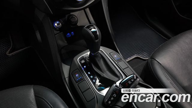 Hyundai Santafe 2016 — photo 12