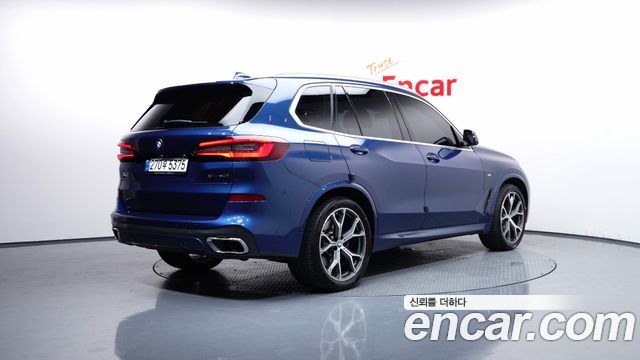 BMW X5 2021 — photo 2