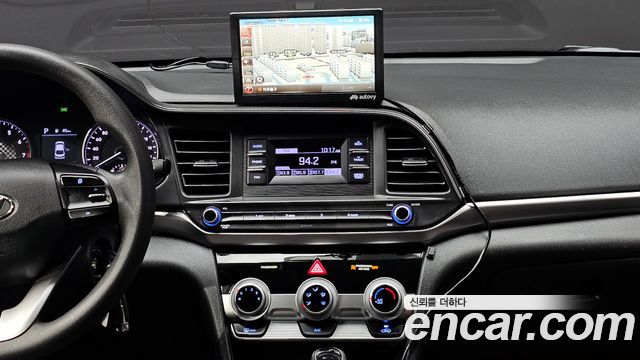 Hyundai AVANTE 2020 — photo 14