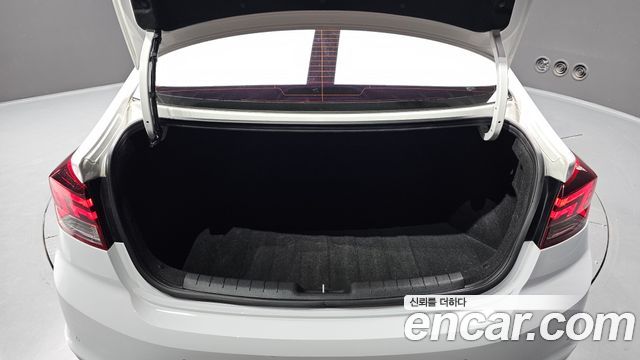 Hyundai AVANTE 2020 — photo 20