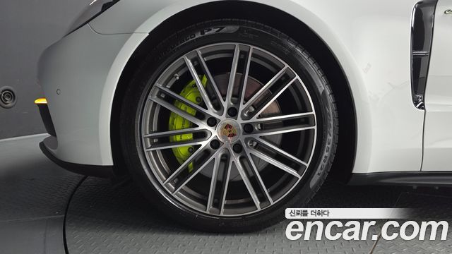 Porsche Panamera 2020 — photo 5