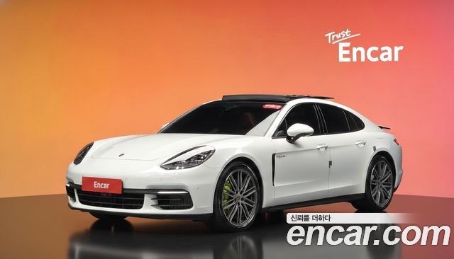 Porsche Panamera 2020 — photo 1