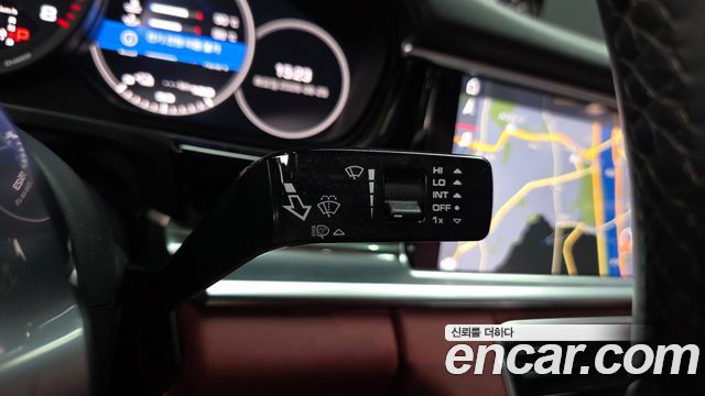 Porsche Panamera 2020 — photo 31