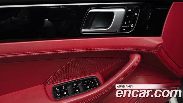 Porsche Panamera 2020 — photo 34