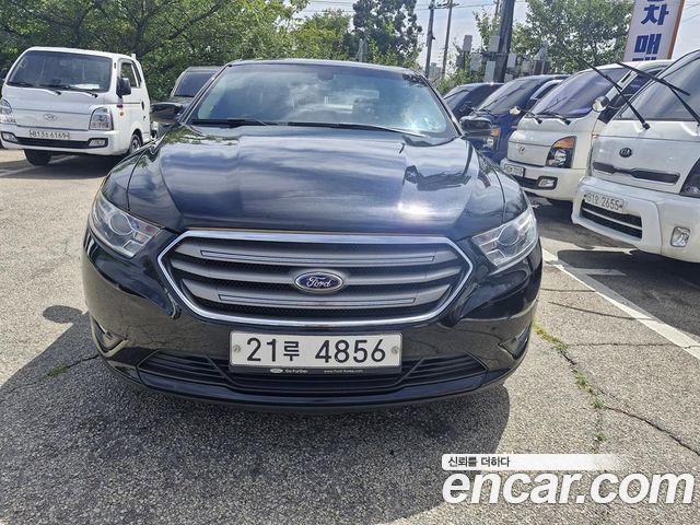 Ford Taurus 2015 — photo 2