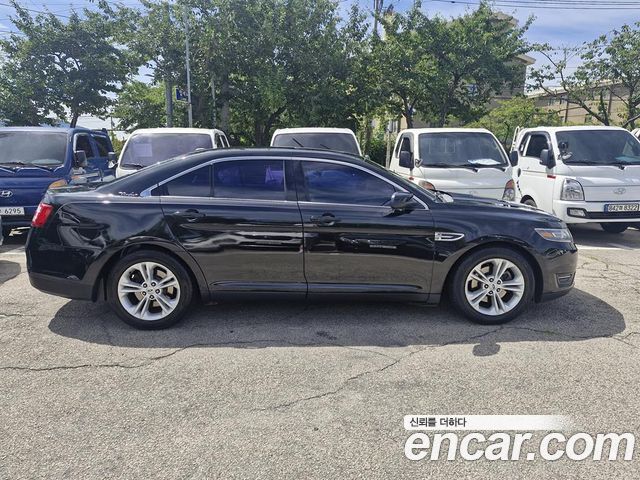 Ford Taurus 2015 — photo 4