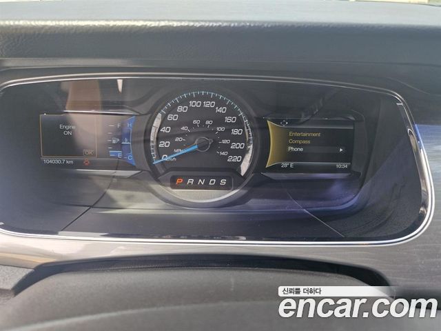 Ford Taurus 2015 — photo 8