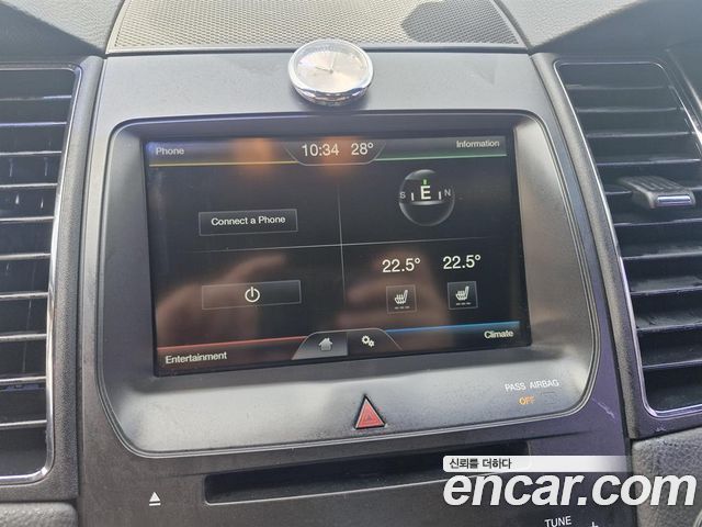 Ford Taurus 2015 — photo 10