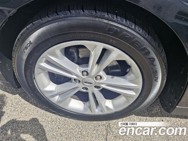 Ford Taurus 2015 — photo 14
