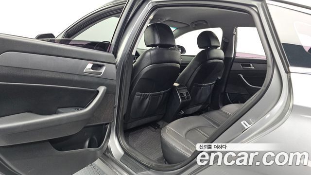 Hyundai Sonata 2018 — photo 17