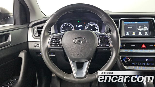 Hyundai Sonata 2018 — photo 22
