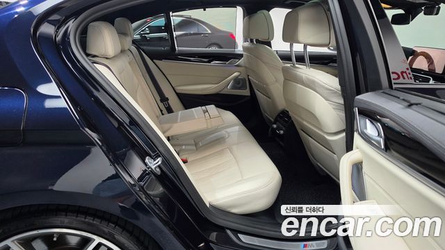 BMW 5-Series 2022 — photo 12