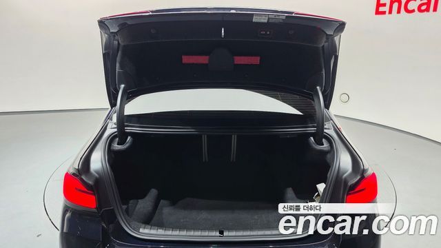 BMW 5-Series 2022 — photo 20