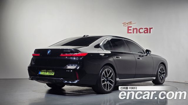 BMW i7 2026 — photo 2