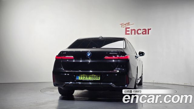 BMW i7 2026 — photo 4
