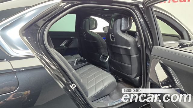 BMW i7 2026 — photo 11