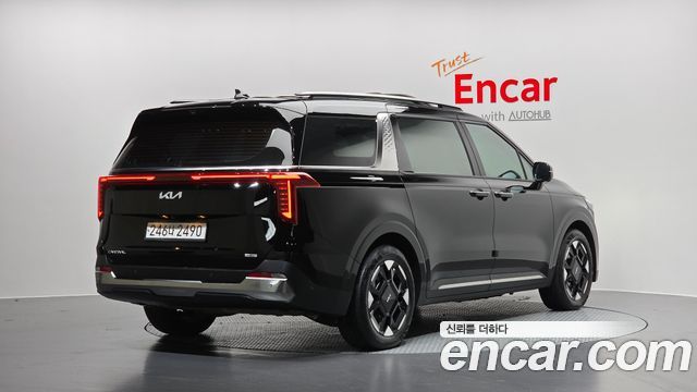 Kia Canival 2025 — photo 2