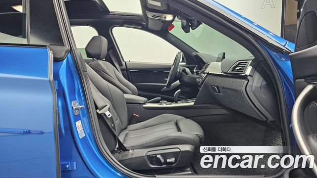 BMW Gran Turismo 2021 — photo 16
