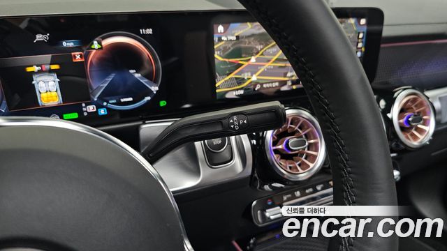 Mercedes-Benz EQB 2023 — photo 9