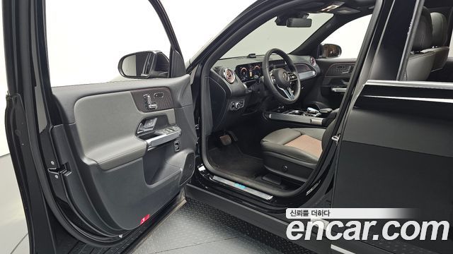 Mercedes-Benz EQB 2023 — photo 10