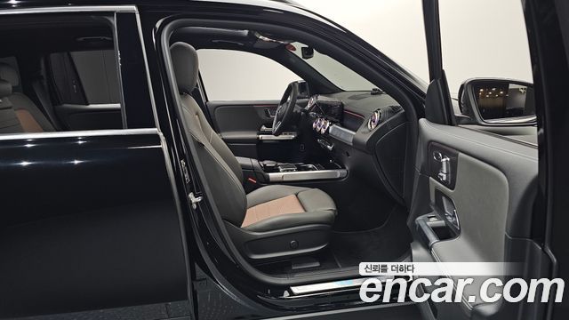 Mercedes-Benz EQB 2023 — photo 11