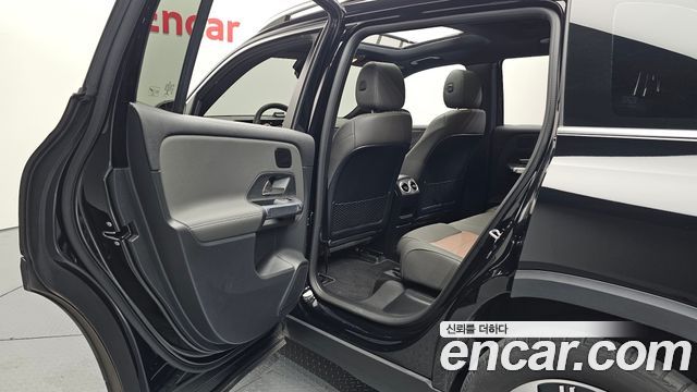 Mercedes-Benz EQB 2023 — photo 12